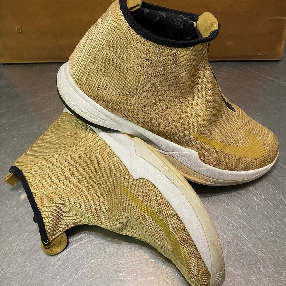 Nike Zoom Kobe Icon Gold Basketball Shoes size 11 1/2